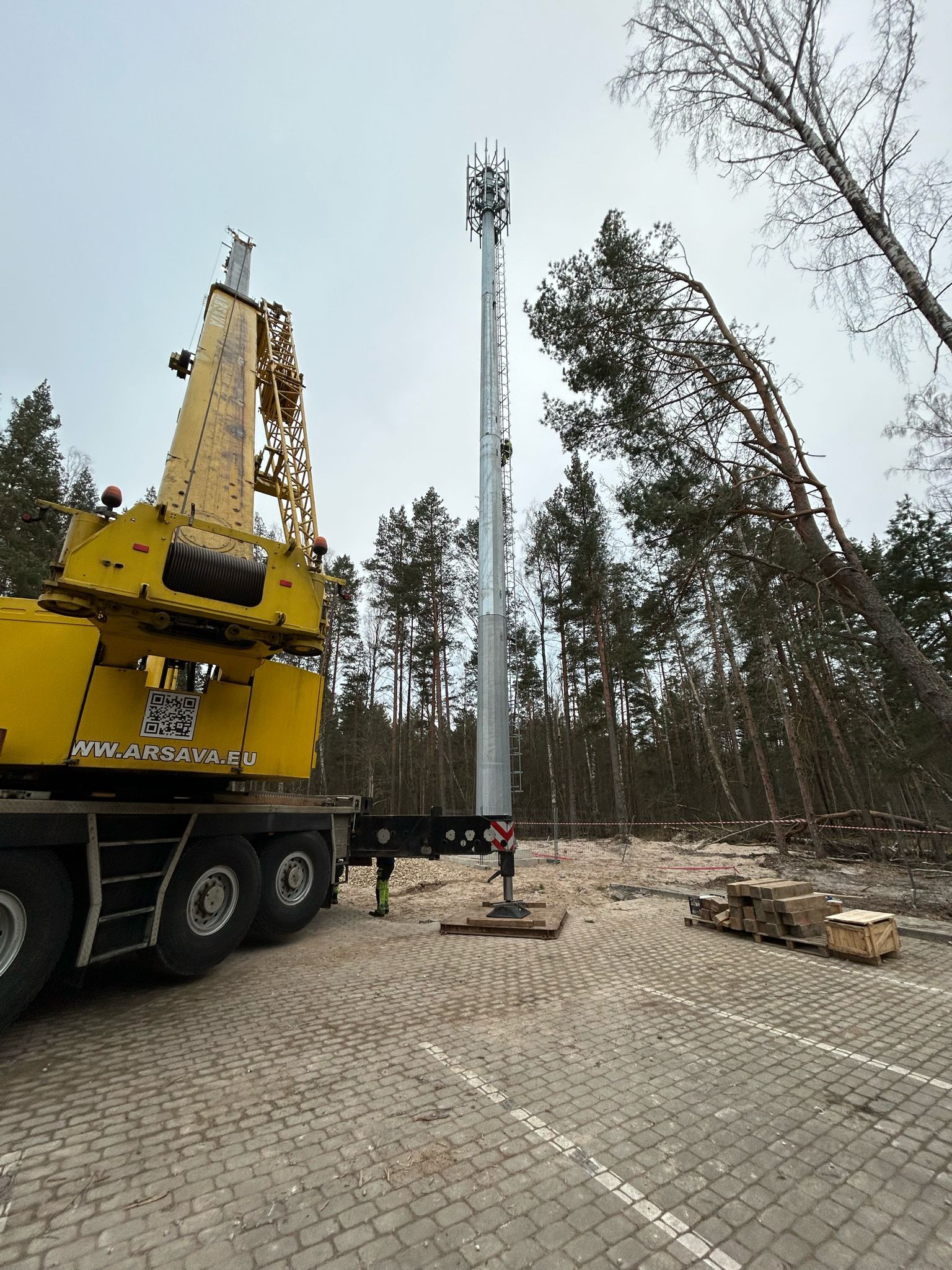 Electronic communication pole in Bolderāja (TELE2) – GP Systems